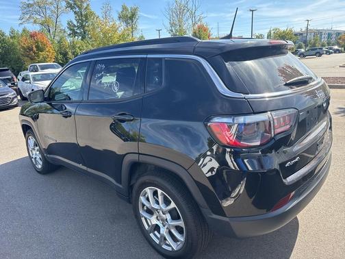 2022 Jeep Compass Latitude Lux
