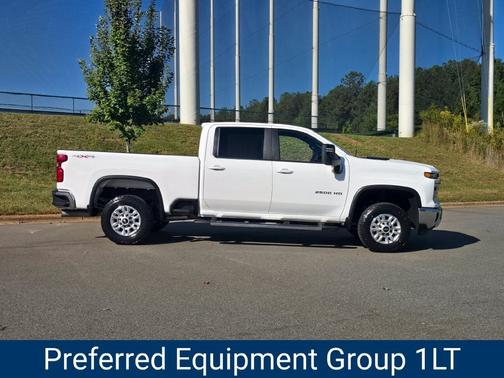 Summit White 2025 Chevrolet Silverado 2500 LT