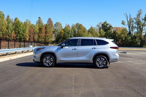 2024 Toyota Highlander XLE