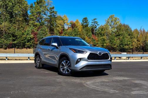 2024 Toyota Highlander XLE