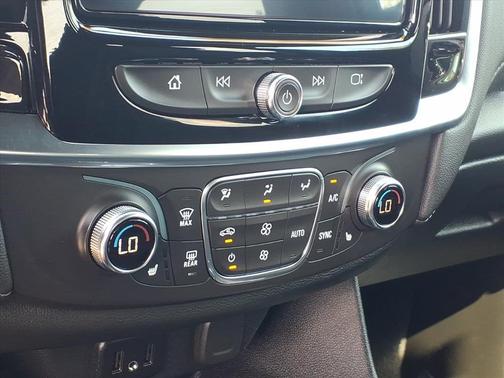 2023 Chevrolet Traverse LT