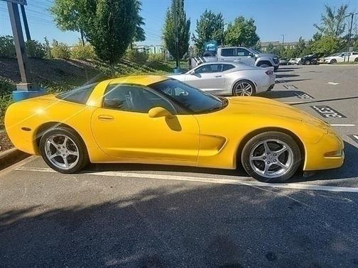 2001 Chevrolet Corvette Base
