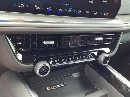 2025 Chevrolet Suburban RST