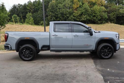 2024 GMC Sierra 2500 AT4