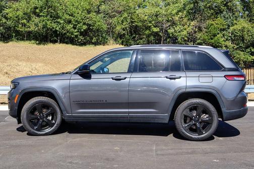 2022 Jeep Grand Cherokee Altitude
