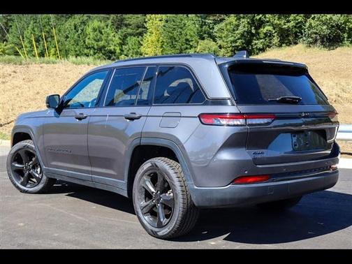 2022 Jeep Grand Cherokee Altitude