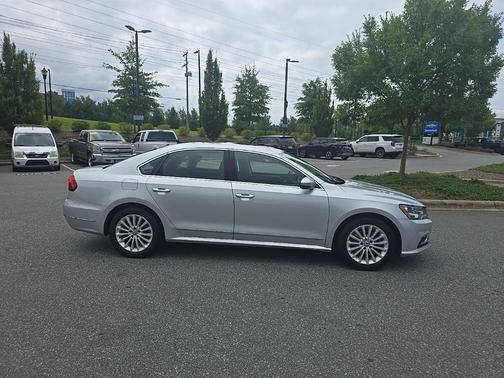 2017 Volkswagen Passat 1.8T SE