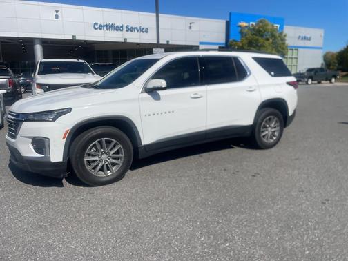 2022 Chevrolet Traverse LT Cloth
