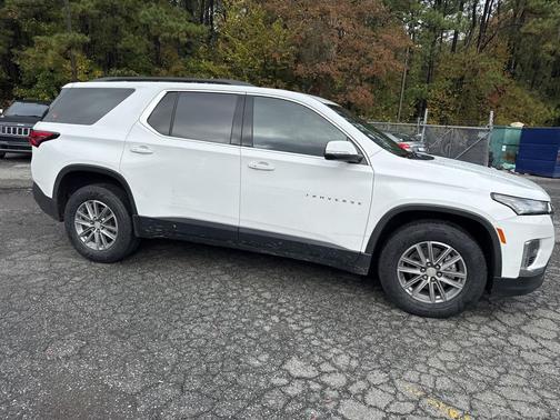 2022 Chevrolet Traverse LT Cloth