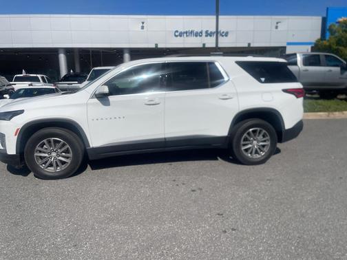 2022 Chevrolet Traverse LT Cloth
