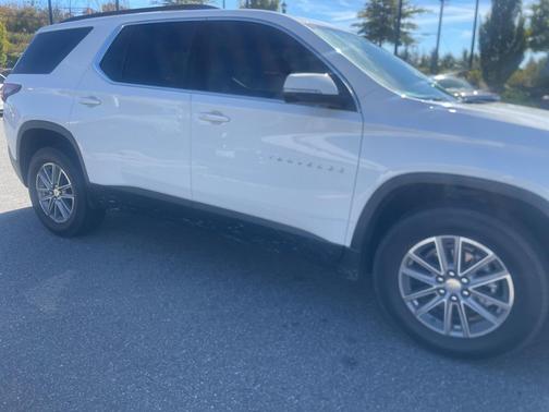 2022 Chevrolet Traverse LT Cloth