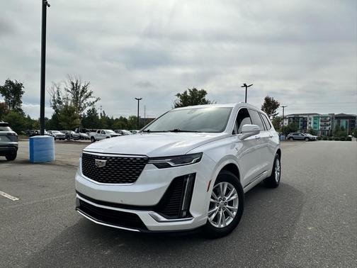 2021 Cadillac XT6 Luxury FWD