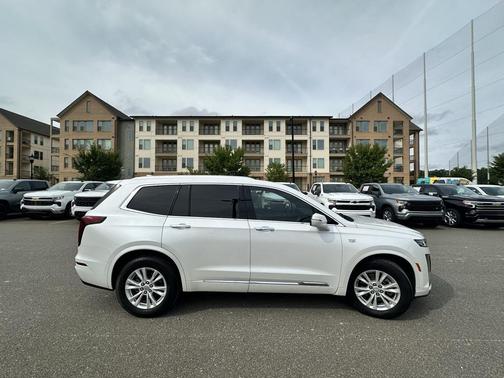 2021 Cadillac XT6 Luxury FWD