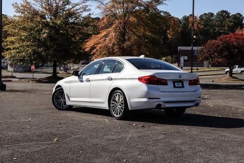 2018 BMW 530 530i