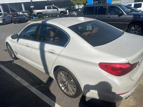 2018 BMW 530 530i