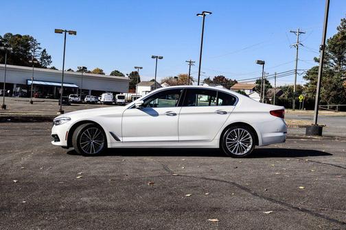 2018 BMW 530 530i
