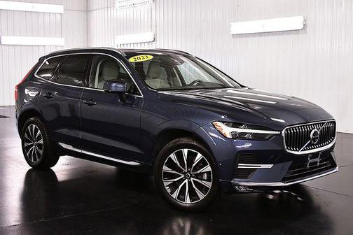 2023 Volvo XC60 B5 Plus Bright Theme