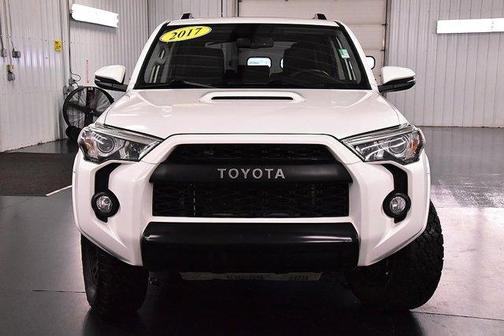 Photo 2 of 31 of 2017 Toyota 4Runner TRD Pro