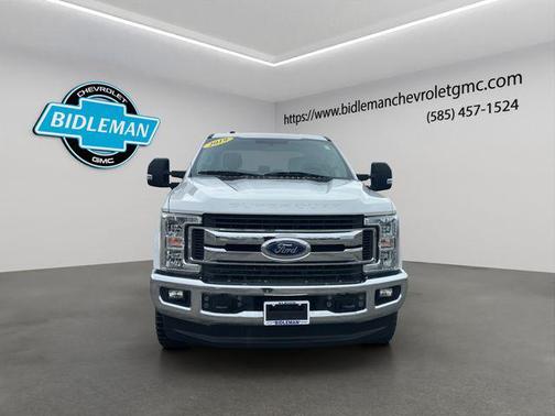 Oxford White 2019 Ford F-250 XLT