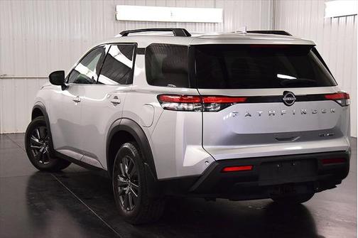 2022 Nissan Pathfinder SV 4WD
