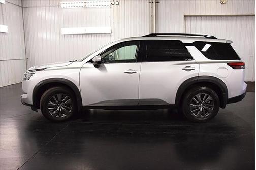 2022 Nissan Pathfinder SV 4WD