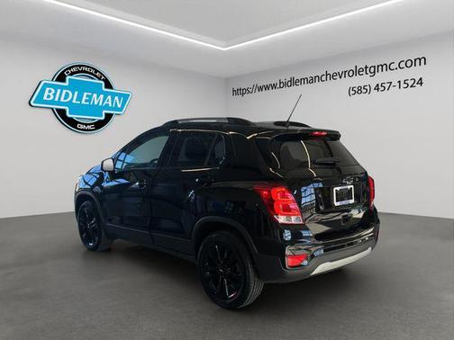Mosaic Black Metallic 2020 Chevrolet Trax LT