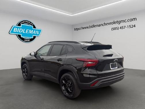 Mosaic Black Metallic 2026 Chevrolet Trax LT