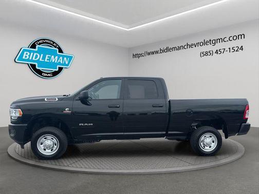 2022 RAM 2500 Tradesman Crew Cab 4x4 6'4' Box