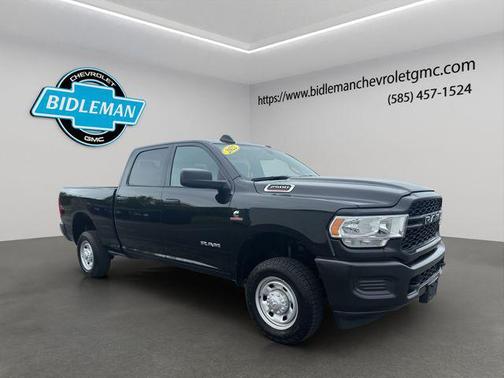 2022 RAM 2500 Tradesman Crew Cab 4x4 6'4' Box