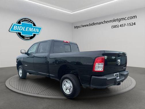 2022 RAM 2500 Tradesman Crew Cab 4x4 6'4' Box