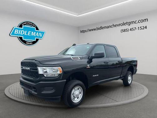 2022 RAM 2500 Tradesman Crew Cab 4x4 6'4' Box