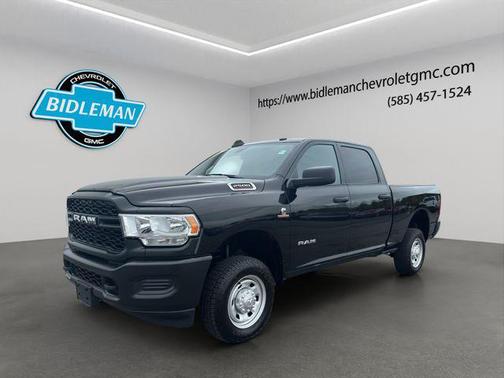 2022 RAM 2500 Tradesman Crew Cab 4x4 6'4' Box