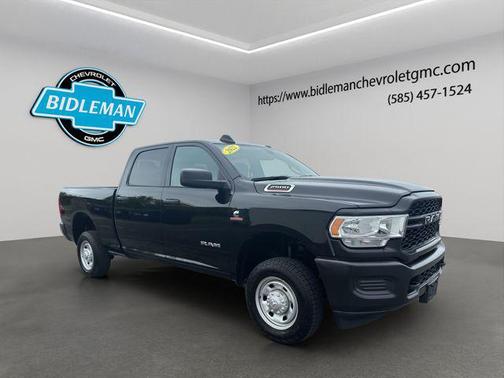 2022 RAM 2500 Tradesman Crew Cab 4x4 6'4' Box