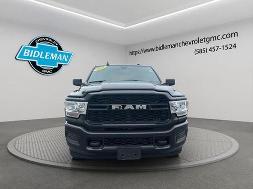 2022 RAM 2500 Tradesman Crew Cab 4x4 6'4' Box