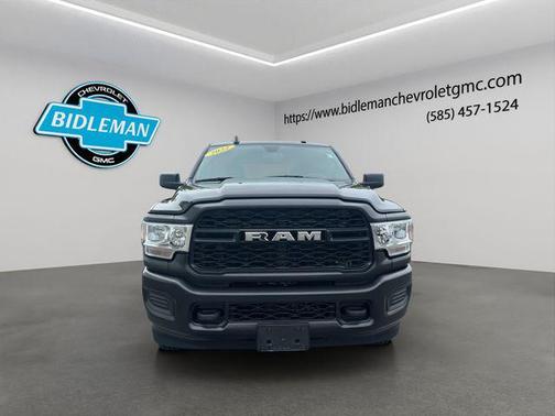 2022 RAM 2500 Tradesman Crew Cab 4x4 6'4' Box