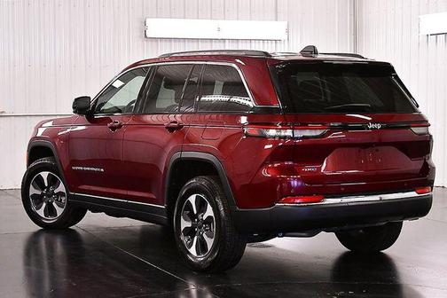 Velvet Red Pearlcoat 2022 Jeep Grand Cherokee 4xe Base