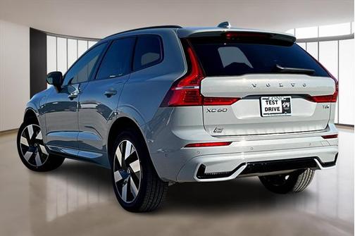 2025 Volvo XC60 Plug-In Hybrid T8 Plus
