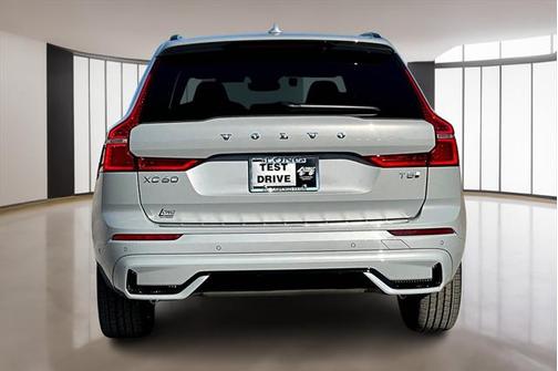 2025 Volvo XC60 Plug-In Hybrid T8 Plus