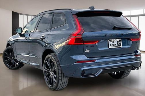 Denim Blue Metallic 2026 Volvo XC60 Plug-In Hybrid Black Edition Ultra, T8 AWD Electric/Gasoline, Dark