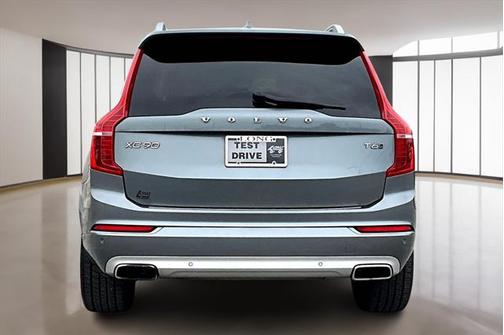 2018 Volvo XC90 T6 Momentum