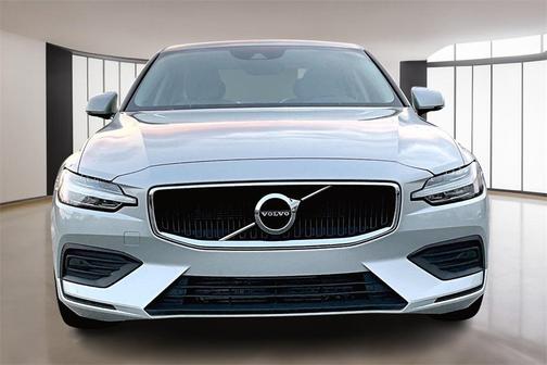 2020 Volvo S60 T6 Momentum