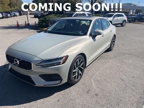 2020 Volvo S60 T6 Momentum
