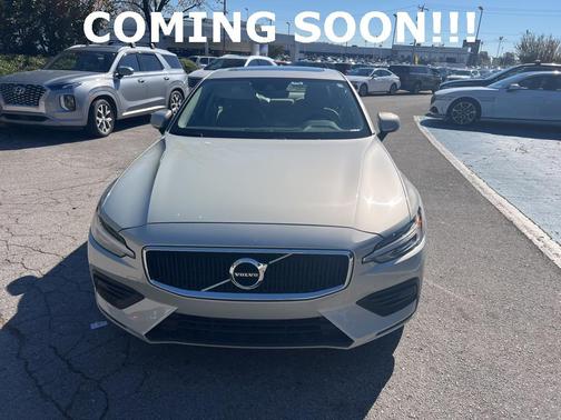 2020 Volvo S60 T6 Momentum