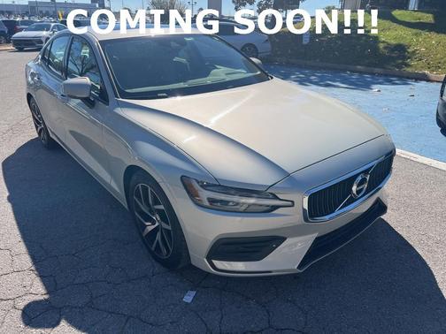 2020 Volvo S60 T6 Momentum