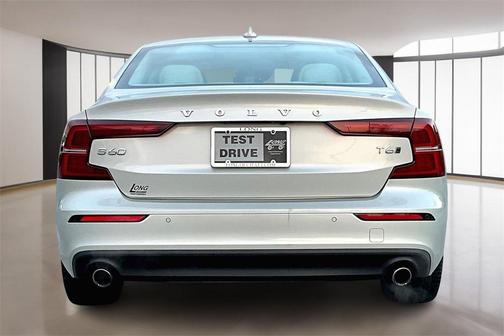 2020 Volvo S60 T6 Momentum