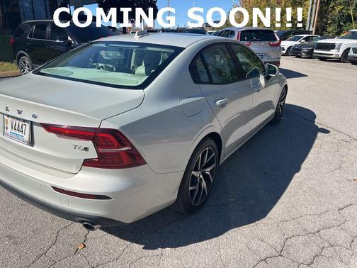 2020 Volvo S60 T6 Momentum