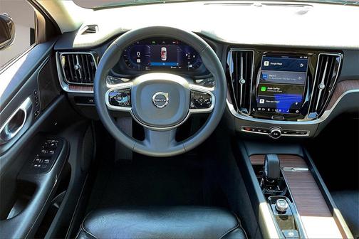 2024 Volvo S60 B5 Plus Dark Theme