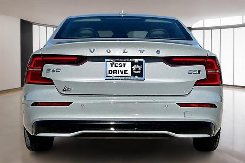 2024 Volvo S60 B5 Plus Dark Theme