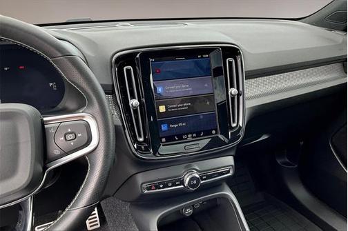 2021 Volvo XC40 Recharge Pure Electric P8