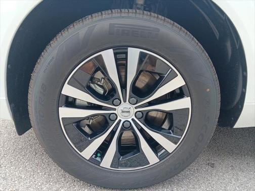 2025 Volvo XC60 Plug-In Hybrid T8 Core